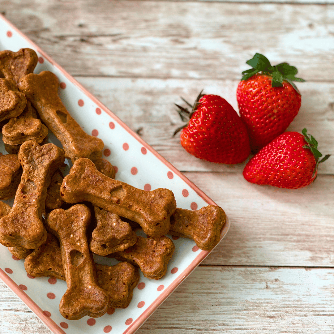 Backmatten Hundekekse mit Erdbeeren und Joghurt
