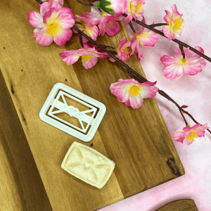 Liebesbotschaft Ausstechform für Hunde | Briefumschlag mit Herz | Backzubehör für Hundekekse