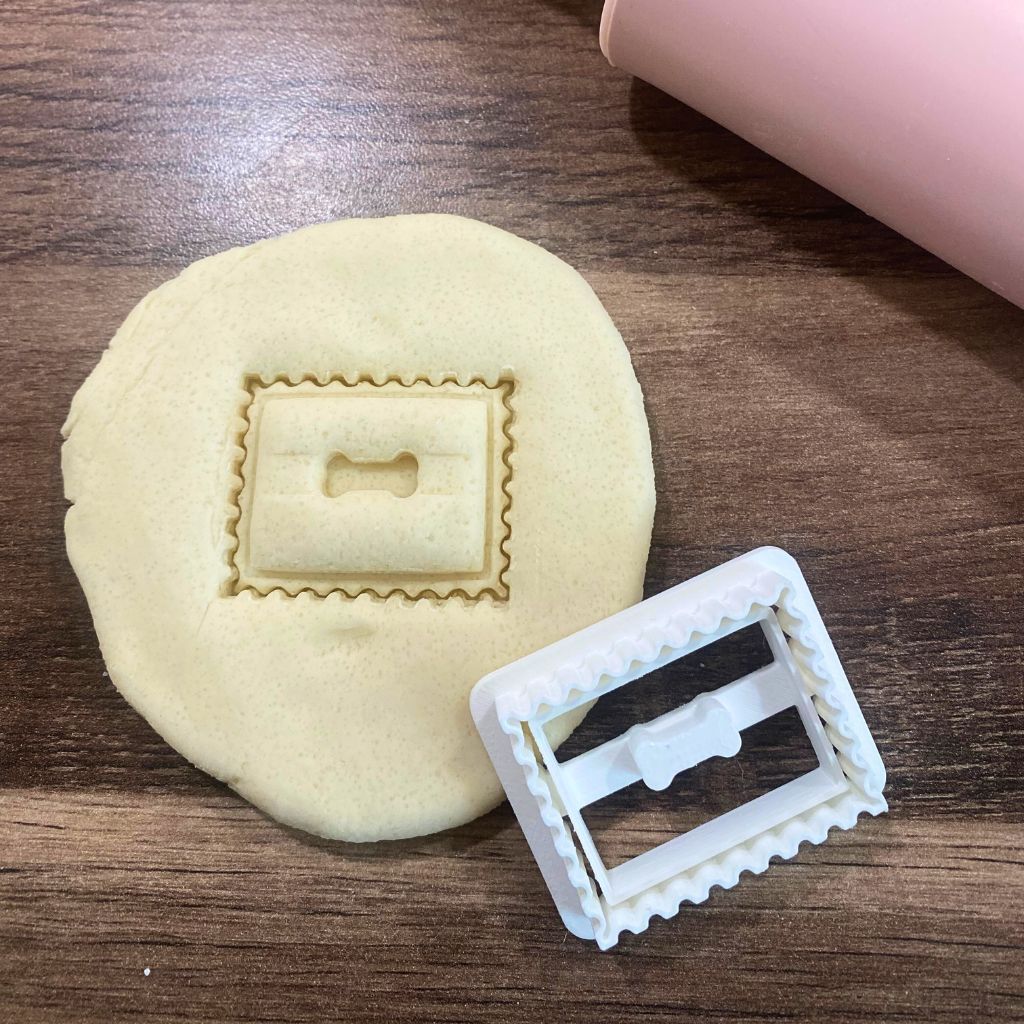 Ausstechform *Briefmarke mit Knochen* für Hundekekse | 3D-gedruckt | Ausstecher – Bild 4