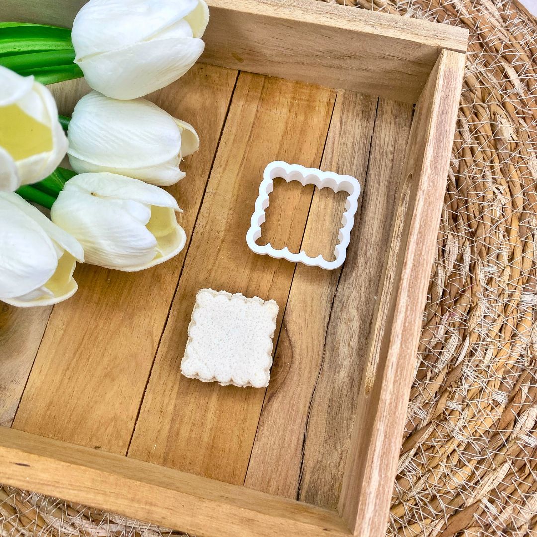 Hundekeks Ausstecher quadratisch mit Wellenrand | 3D-gedruckt | Ausstechform für selbstgebackene Hundesnacks | 3,8 x 3,8 cm – Bild 3