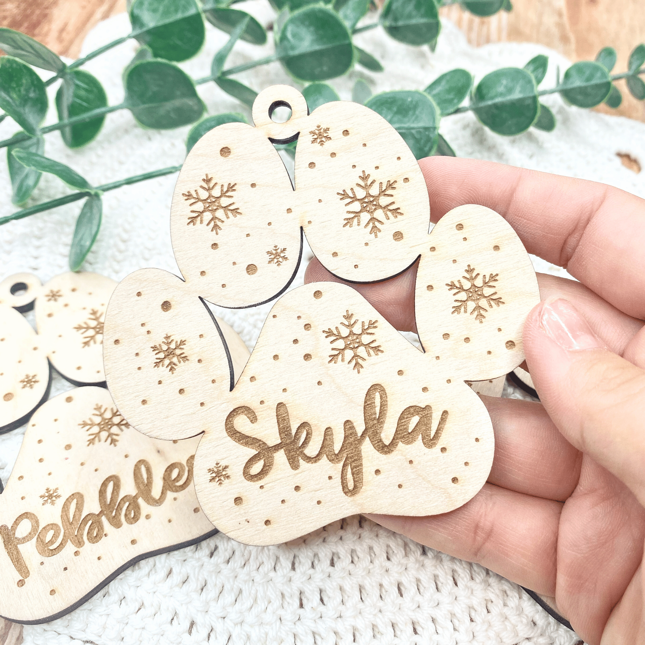 Christbaumkugel Pfote Hund Katze – Weihnachtsornament Haustier Weihnachten Holz Anhänger mit Name Weihnachtsbaumkugel Christbaumschmuck – Bild 5