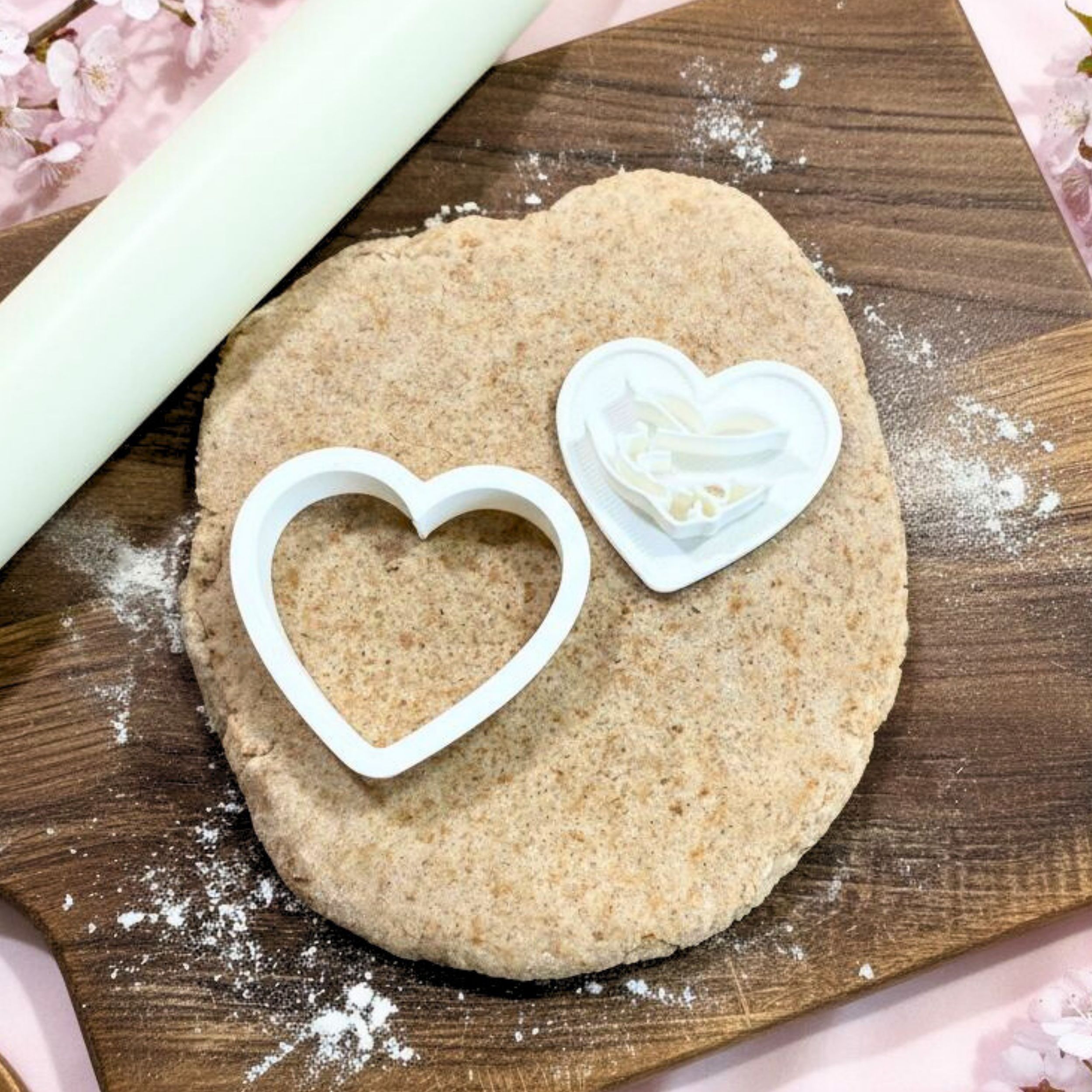 Herz Ausstechform mit Stempel Hand & Pfote – 3D Druck Hundekeks Ausstecher – Hundeliebe Motiv – Bild 4