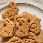 Hundekeks Rezept zu Ostern mit Karotten und Lammfleisch