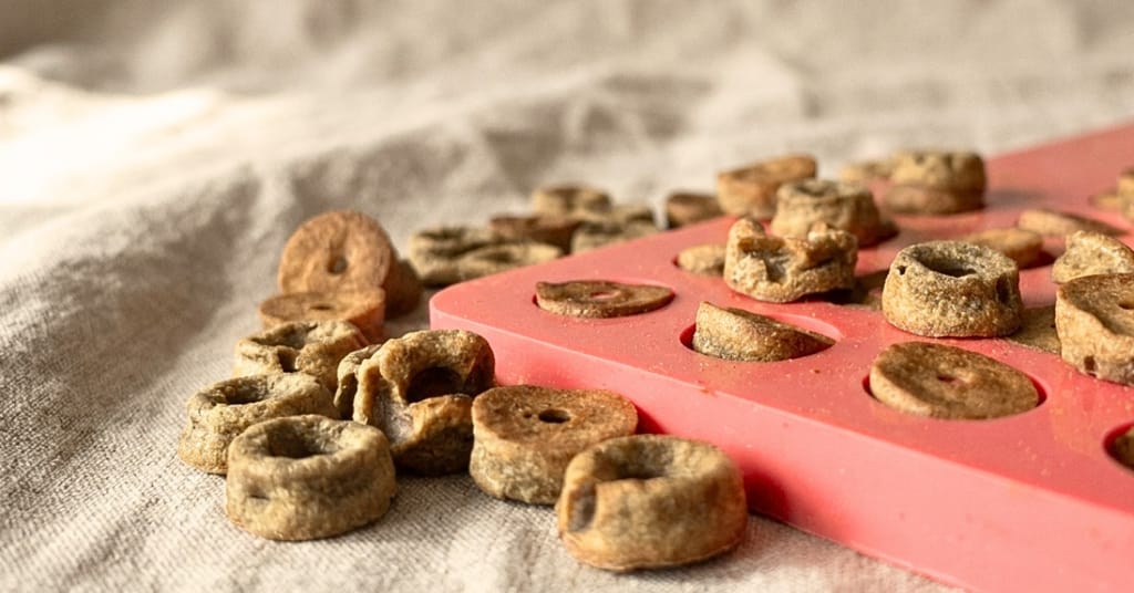Backmatten-Hundekekse mit Rindfleisch, Birne und Süßkartoffel