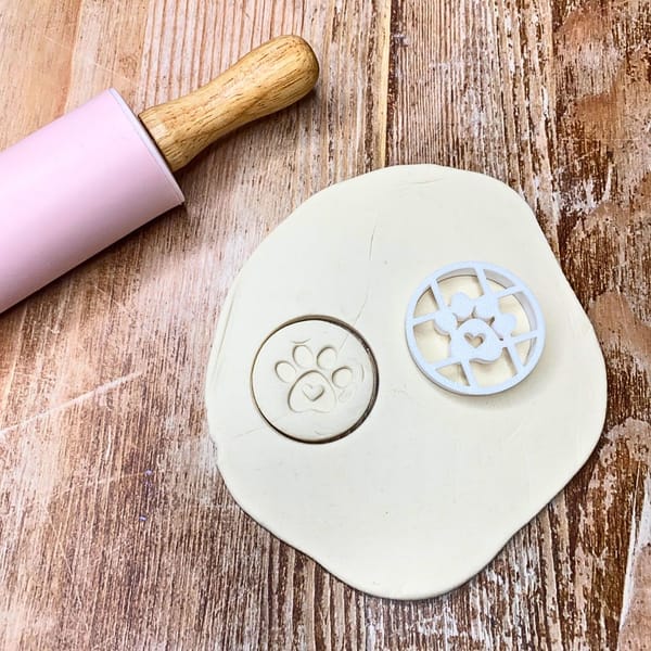 Runder Keksausstecher *Pfote mit Herz* | 3D-gedruckter Ausstecher für Hundeleckerlis | 40mm | Lebensmittelechtes PLA – Bild 3