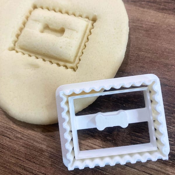Ausstechform *Briefmarke mit Knochen* für Hundekekse | 3D-gedruckt | Ausstecher – Bild 4